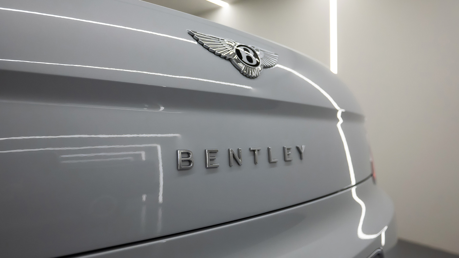 Bentley Flying Spur  WHITE 2023 Rental Dubai