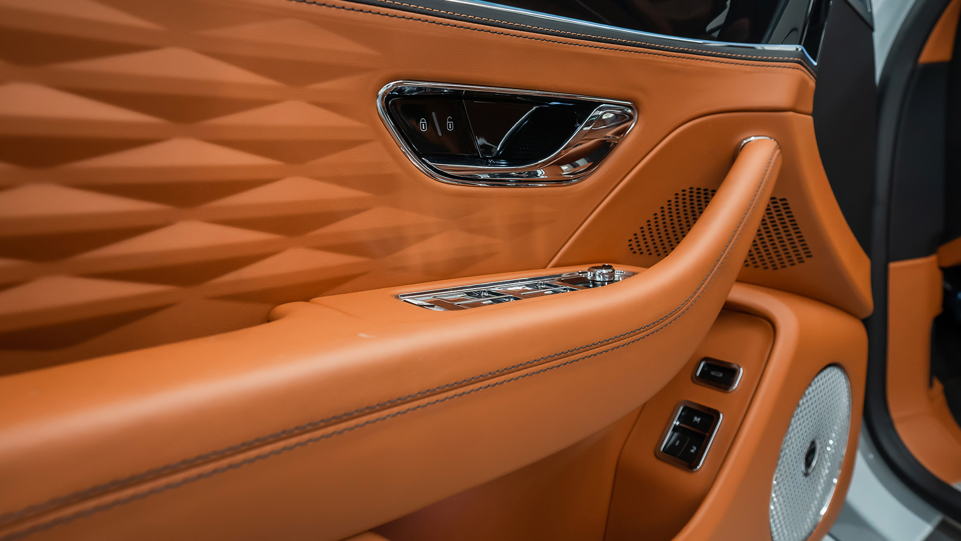 Bentley Flying Spur  WHITE 2023 Rental Dubai