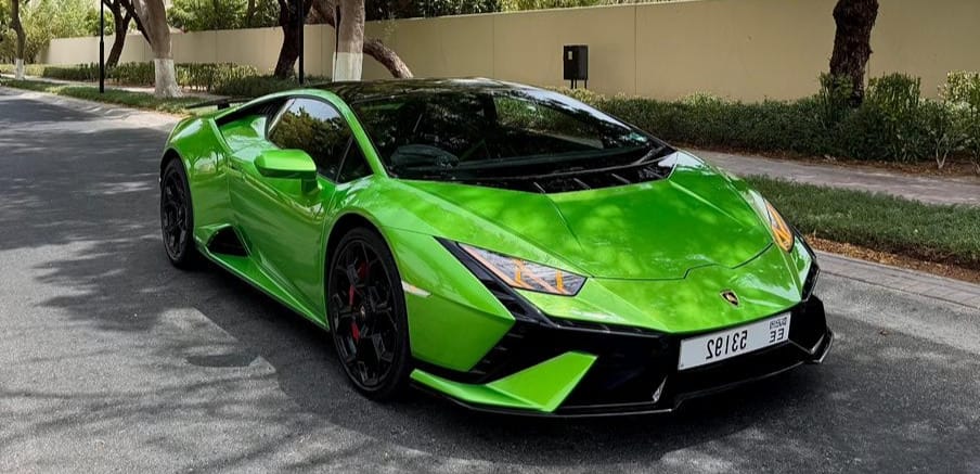 Lamborghini Huracan Evo coupe Best Price   GREEN 2024 Rental Dubai