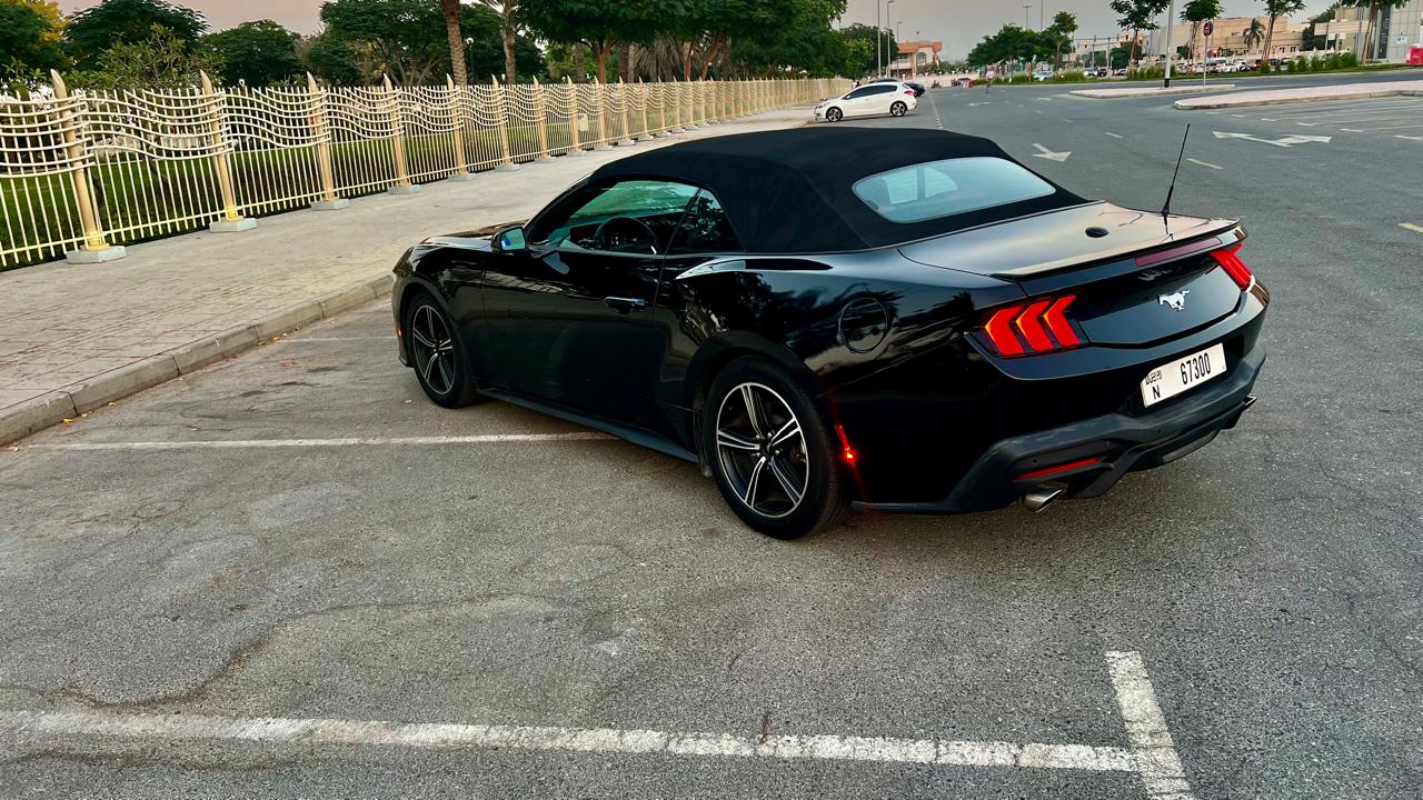 louer Ford Mustang Black  BLACK 