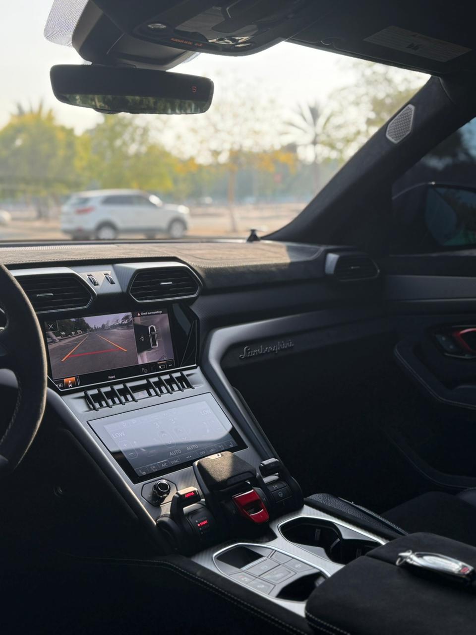 استئجار Lamborghini Urus Performant Green Color   أخضر 2024 فى دبي