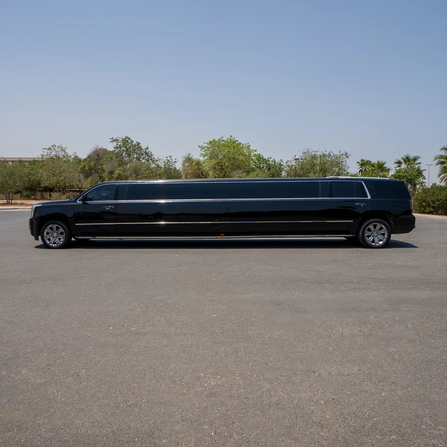 استئجار GMC Fendi Limo  أسود  فى دبي