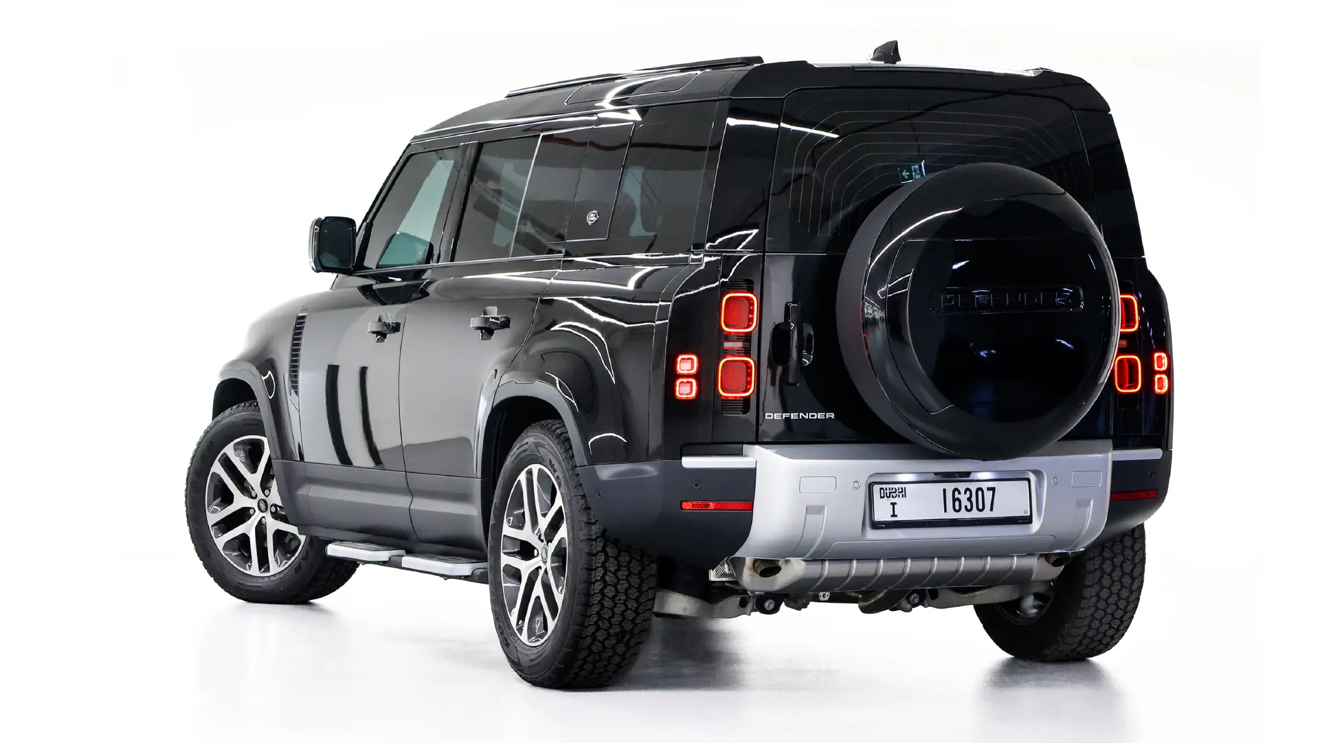 арендовать Range Rover Defender 2024 в Дубае