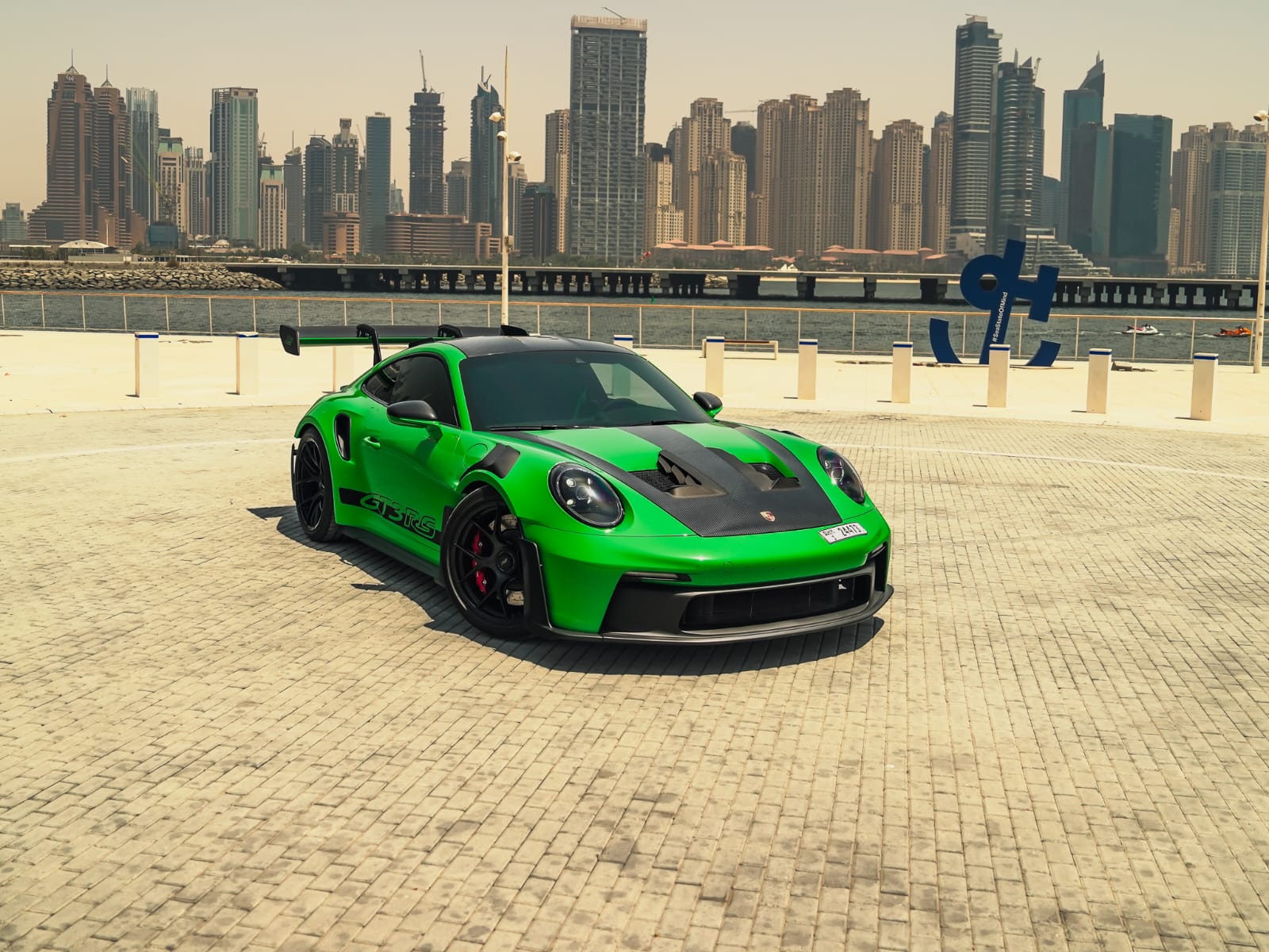 нанимать Porsche 911 GT3 RS  Green /Black Colours  GREEN 