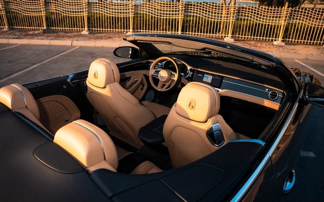 louer Bentley Continental GTC Black with Brown Interior  BLACK 