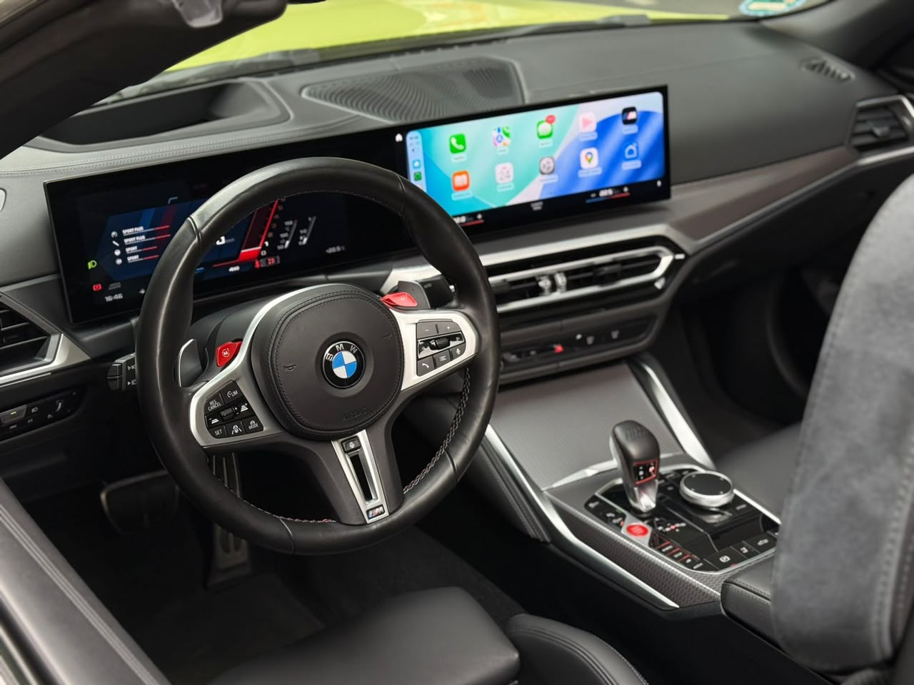 استئجار BMW M4 Competition Convertible  Lime Green color  أخضر 2024 فى دبي