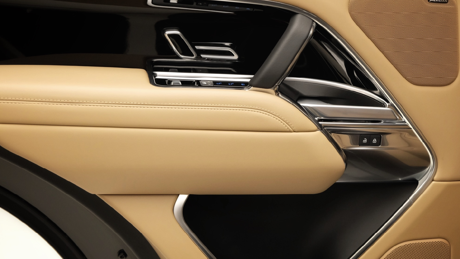 арендовать Range Rover Vogue 2024 в Дубае