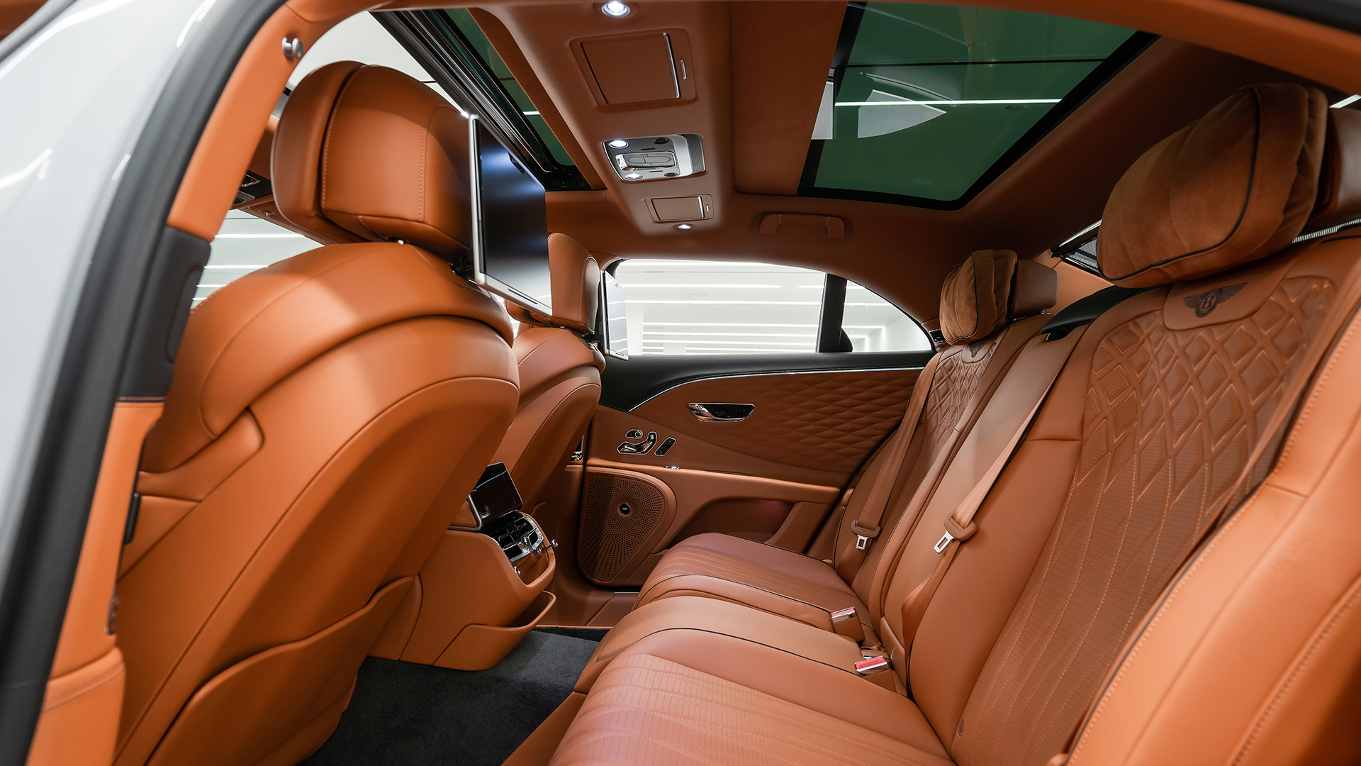 Bentley Flying Spur  WHITE 2023 Rental Dubai