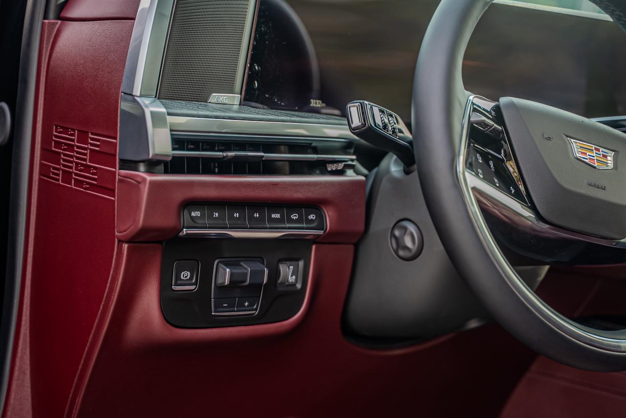 арендовать Cadillac Escalade Sport Platinum 2025 2025 в Дубае