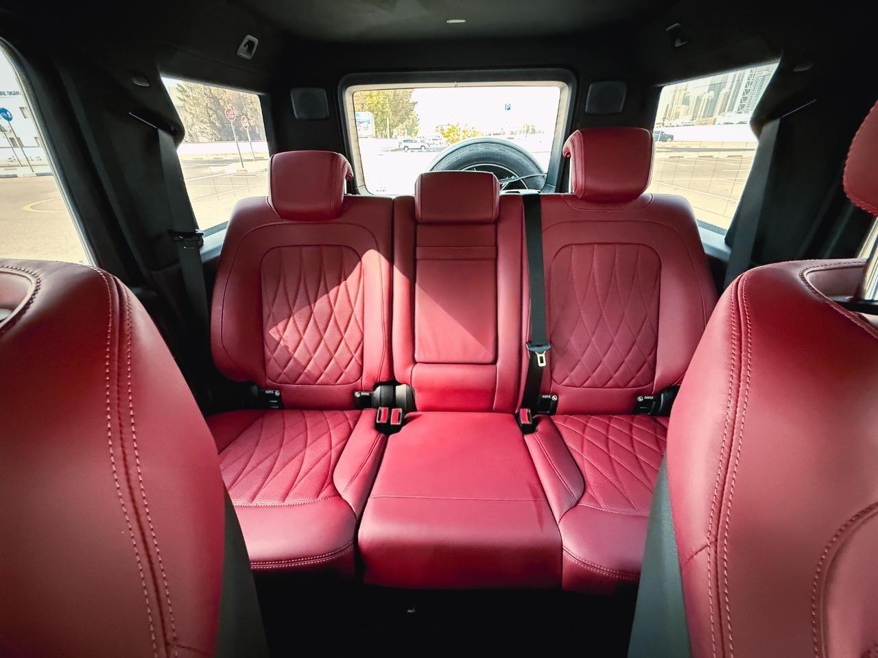 нанимать Mercedes G63 AMG / Black with Red Interrior  BLACK 