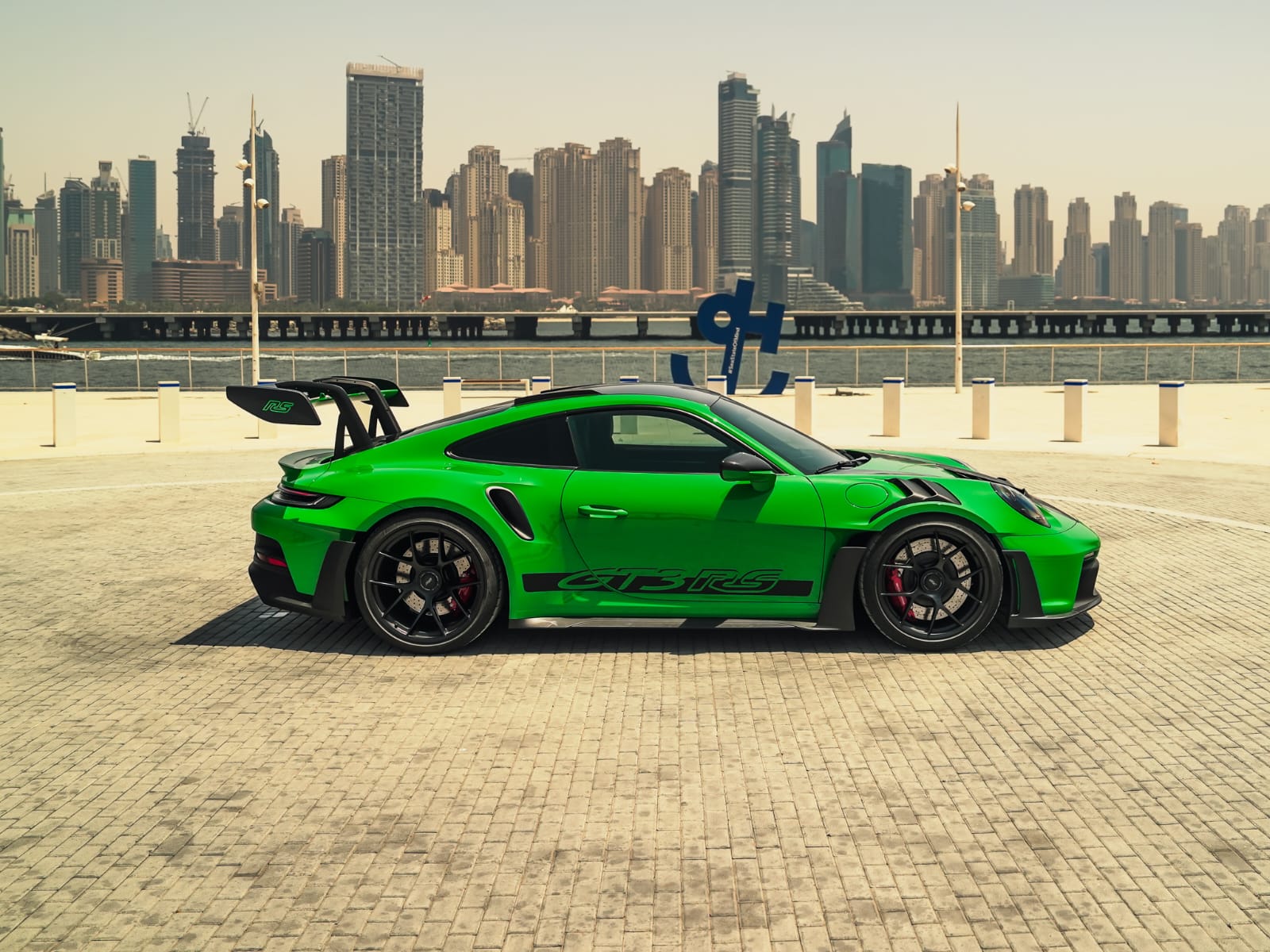 нанимать Porsche 911 GT3 RS  Green /Black Colours  GREEN 