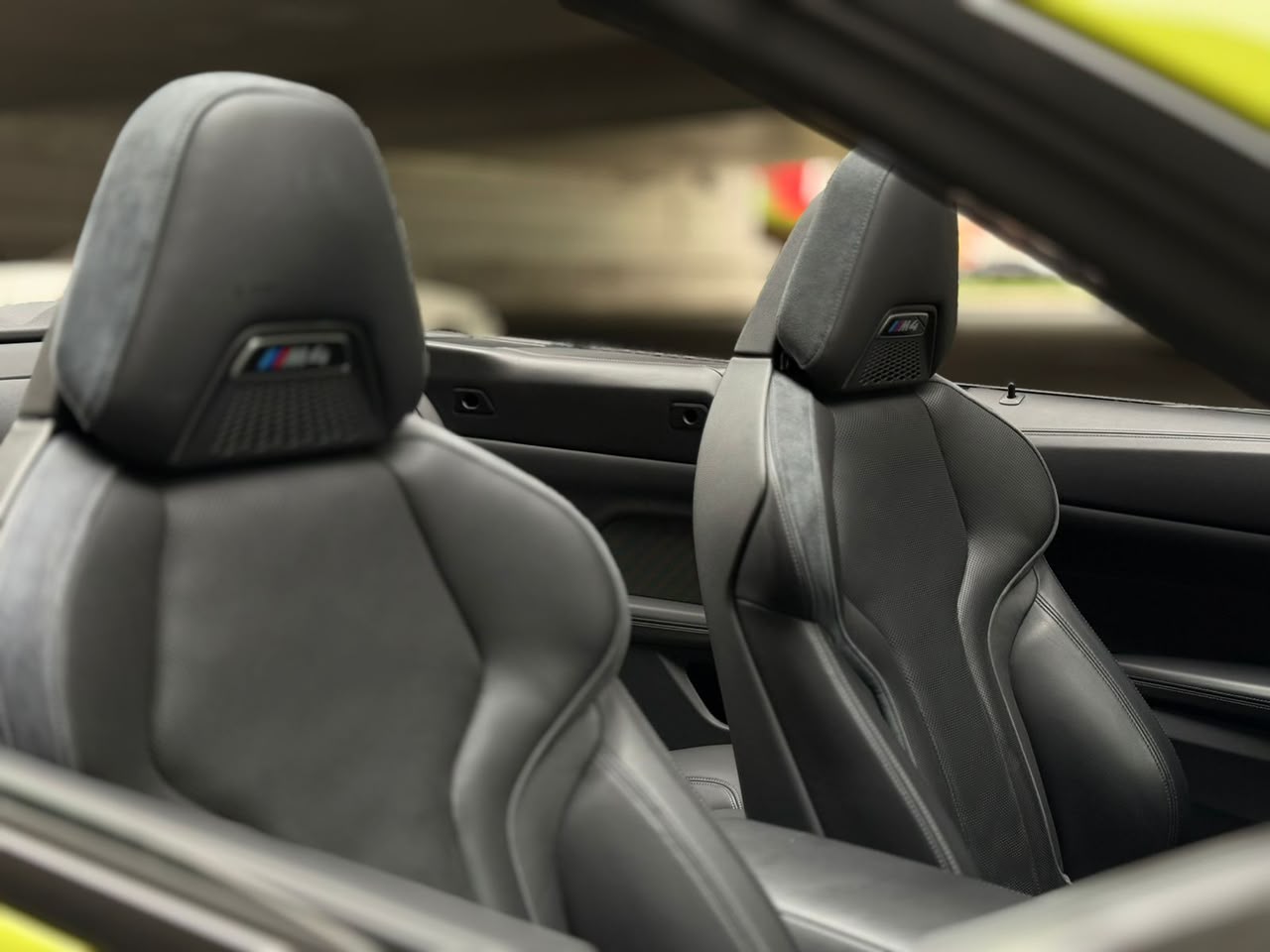 استئجار BMW M4 Competition Convertible  Lime Green color  أخضر 2024 فى دبي