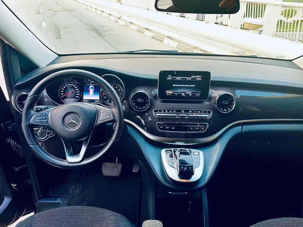 louer Mercedes Benz Van 2021 long terme à Dubaï