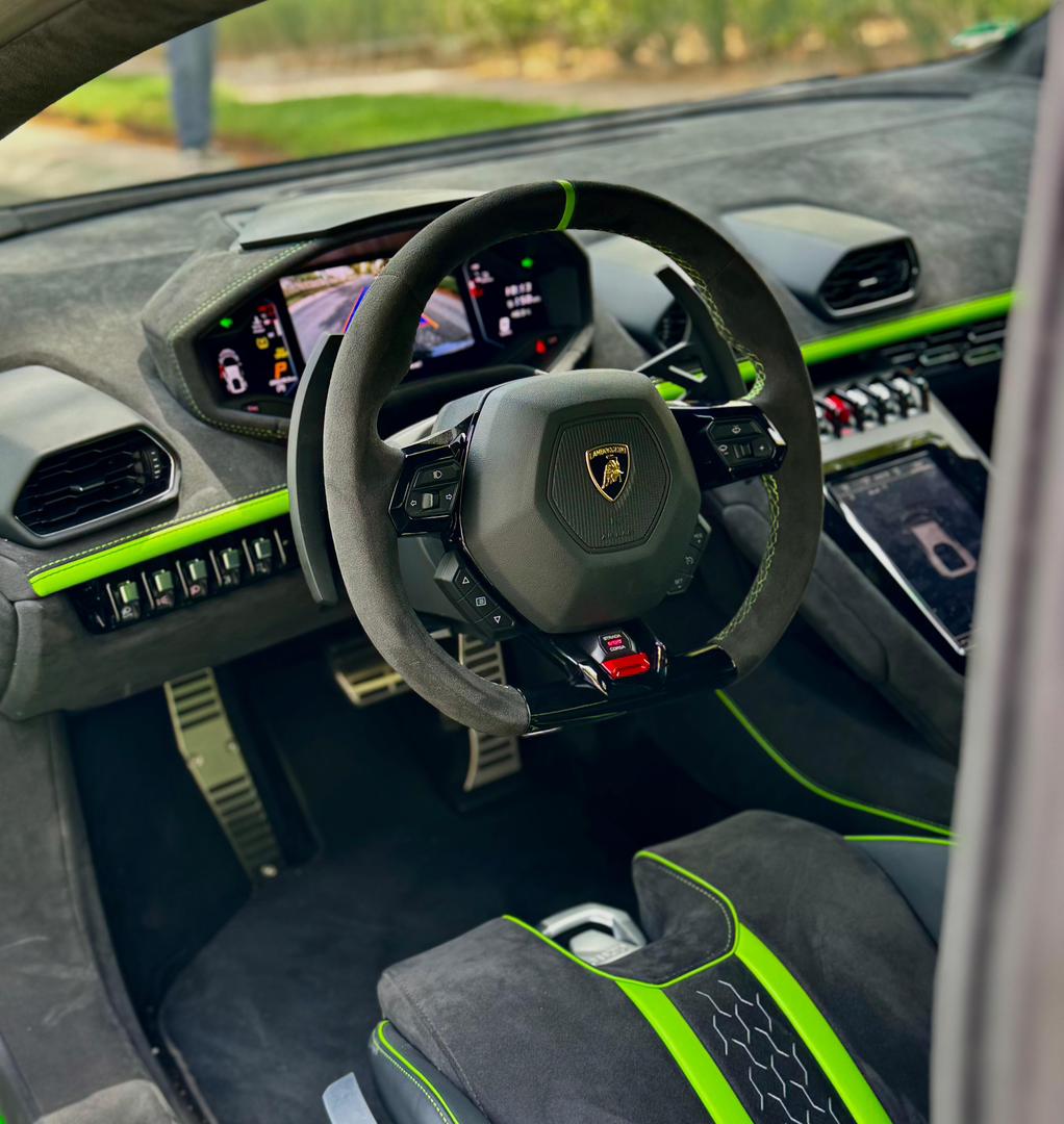 Lamborghini Huracan Evo coupe Best Price   GREEN 2024 Rental Dubai