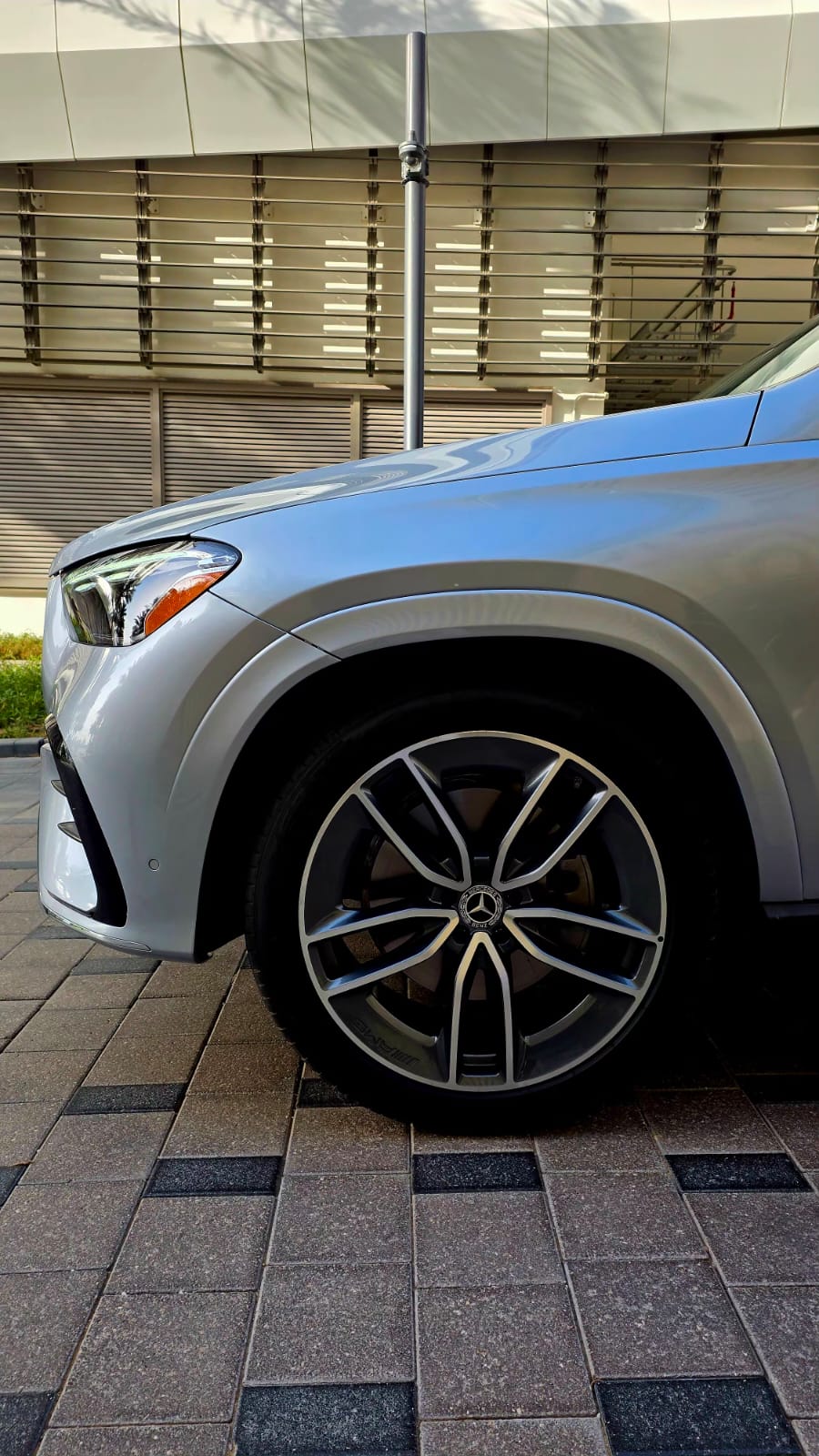 Mercedes GLE 450 4MATIC    Silver 2025 Rental Dubai