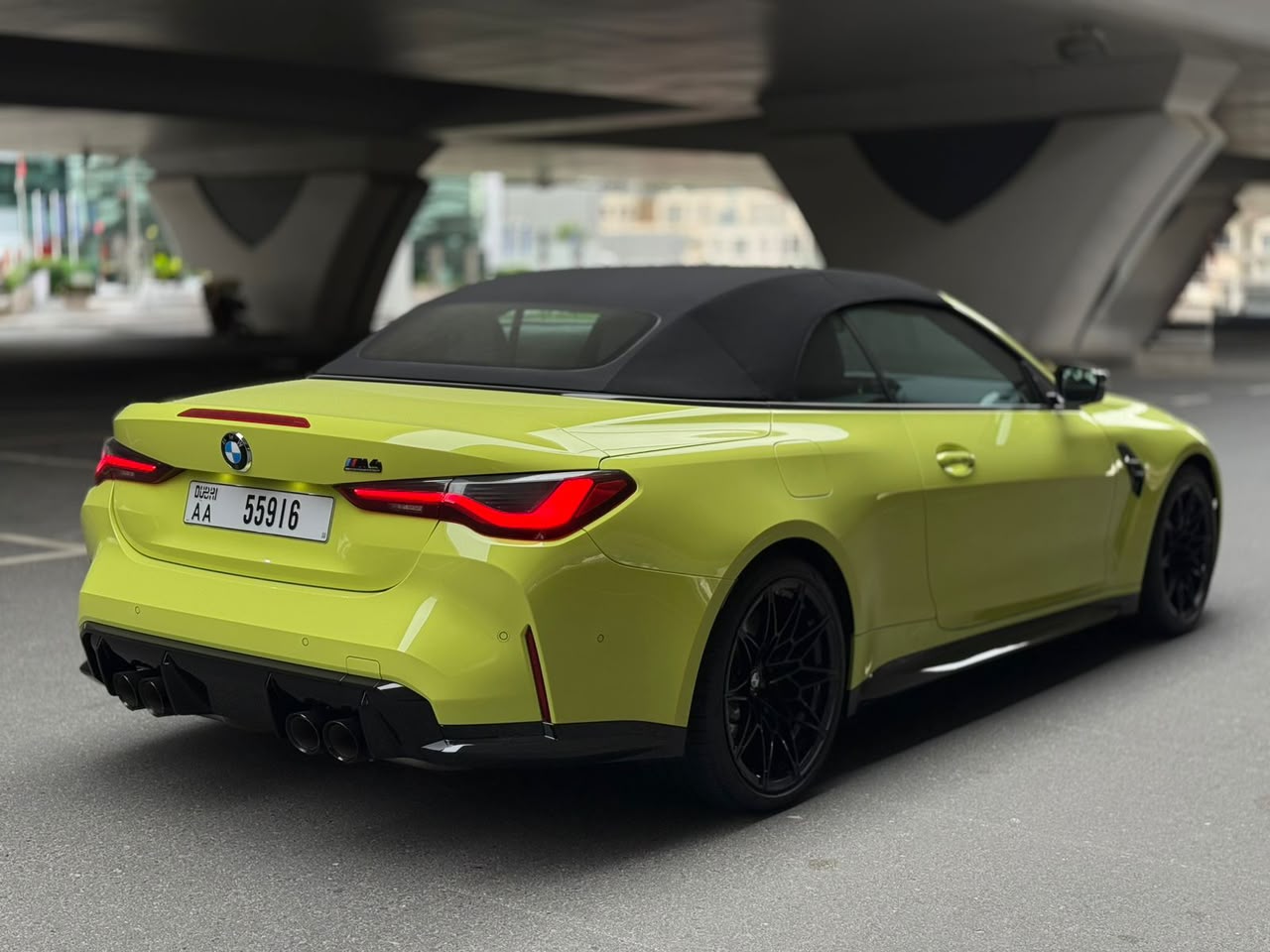 استئجار BMW M4 Competition Convertible  Lime Green color  أخضر 2024 فى دبي