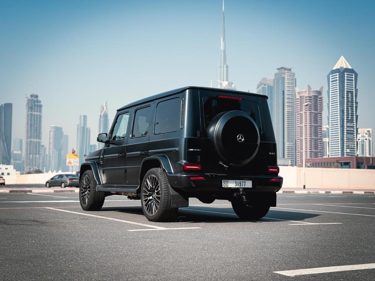 нанимать Mercedes G63 AMG / Black with Red Interrior  BLACK 