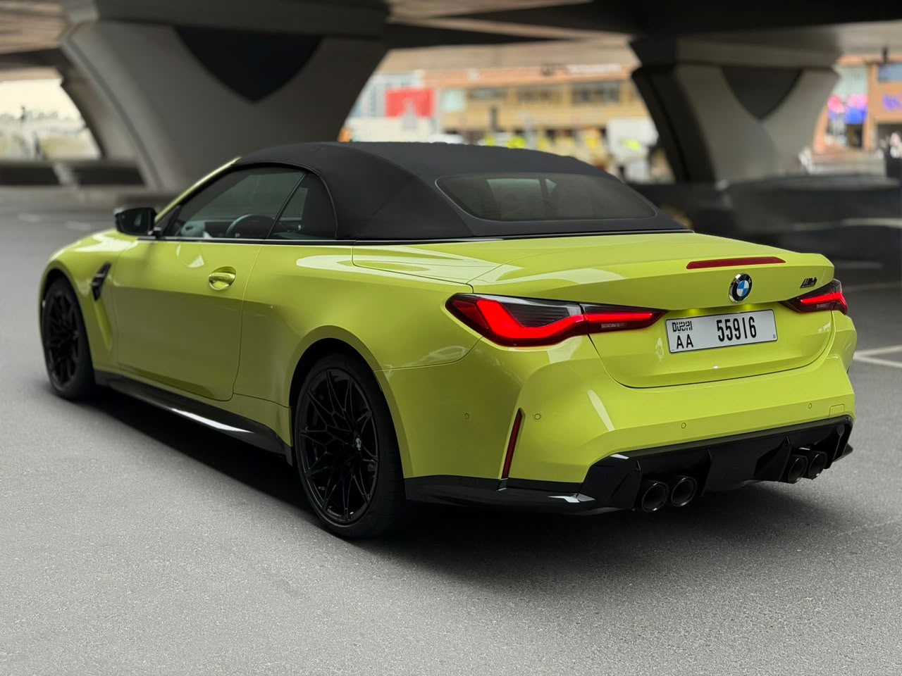 استئجار BMW M4 Competition Convertible  Lime Green color  أخضر 2024 فى دبي