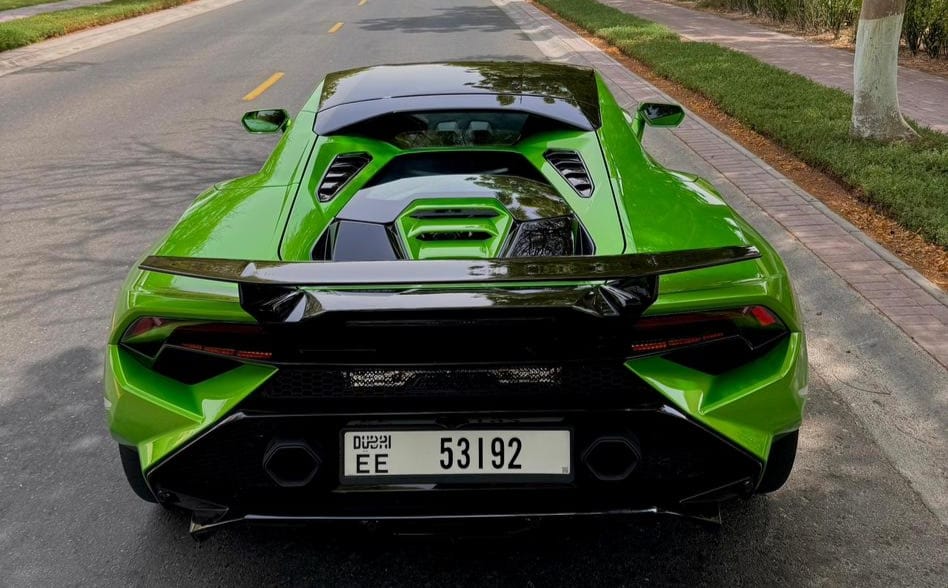 Lamborghini Huracan Evo coupe Best Price   GREEN 2024 Rental Dubai